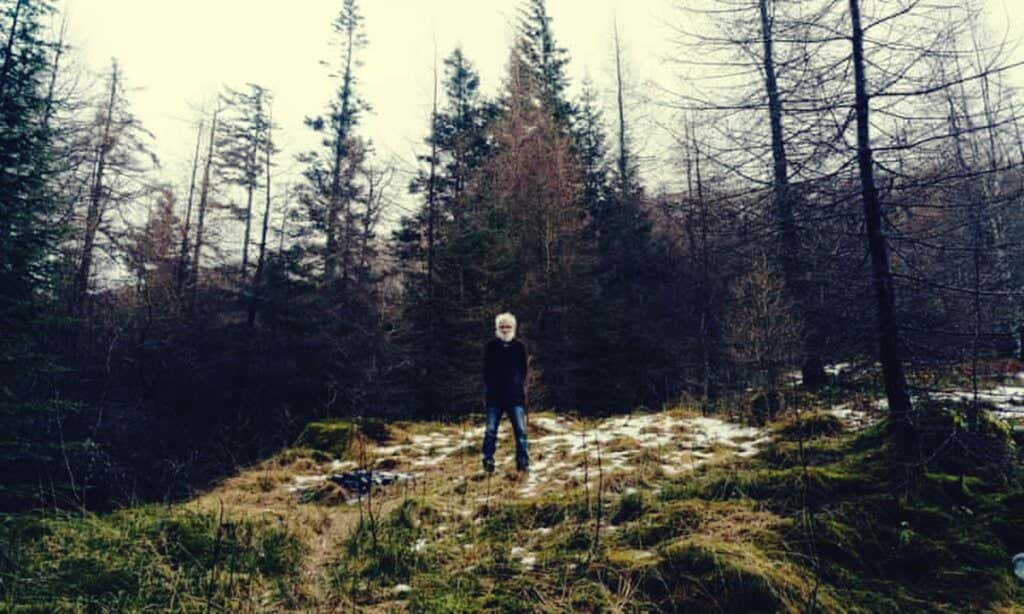 Die Geschichte des Mannes, der seit 40 Jahren allein im Wald lebt