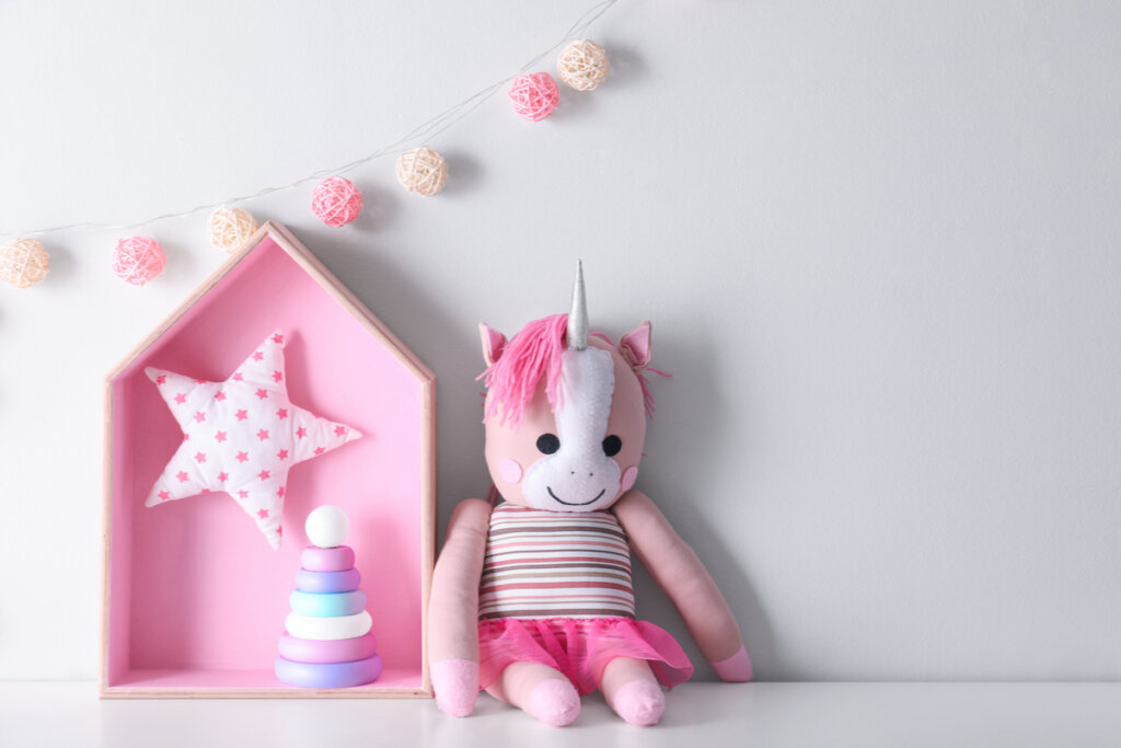 Jouets bébé rose