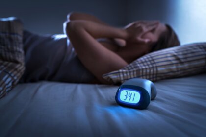 ¿Por qué me despierto varias veces por las noches?