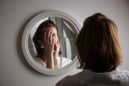 Violencia estética: cuando la presión por estar guapas aleja a la mujeres de sus metas