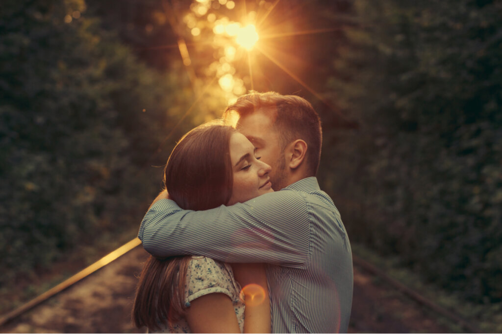 Couple hugging representing Prince Charming Syndrome