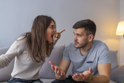 Mi pareja me grita cuando discutimos: ¿qué puedo hacer?