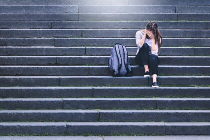 Adolescentes sin amigos: ¿por qué y cómo ayudarles?