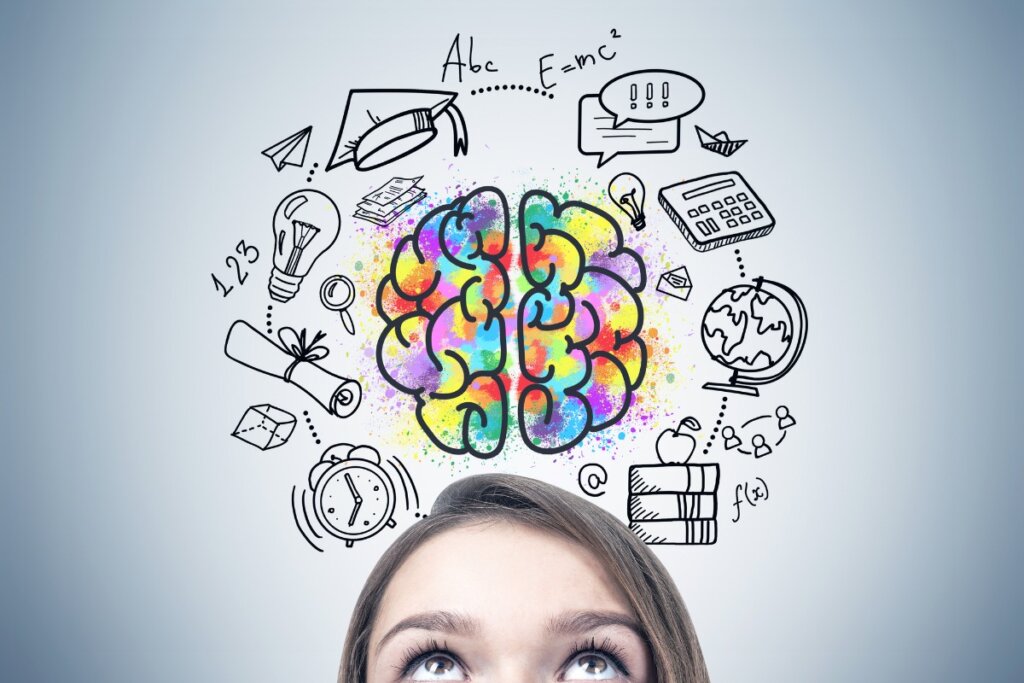 La cabeza de una mujer expone el concepto de educación