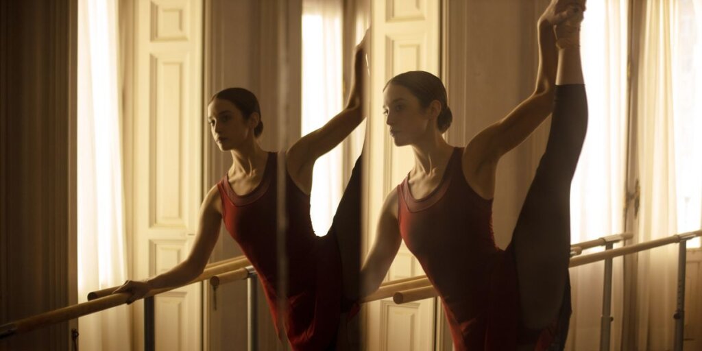 Chica haciendo ballet