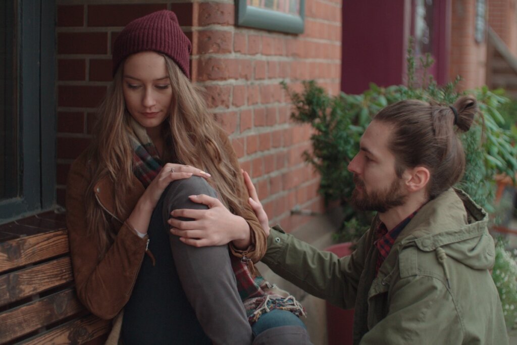 Boy talking to girl with sociotropic personality