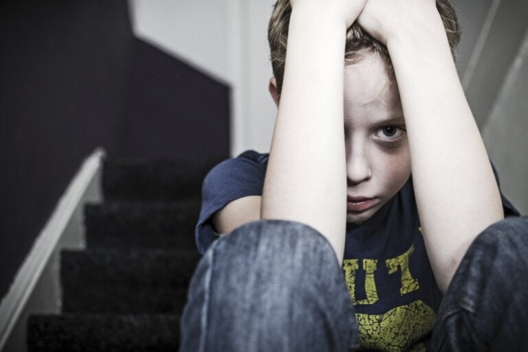 Estilo de apego inseguro y maltrato infantil, ¿cómo se relacionan?