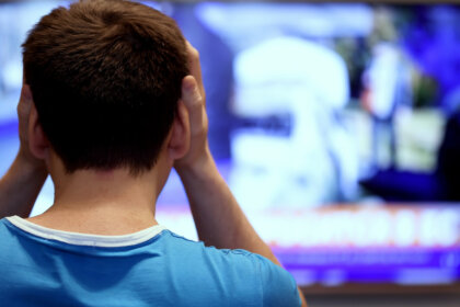 Los medios de comunicación fabrican recuerdos y emociones