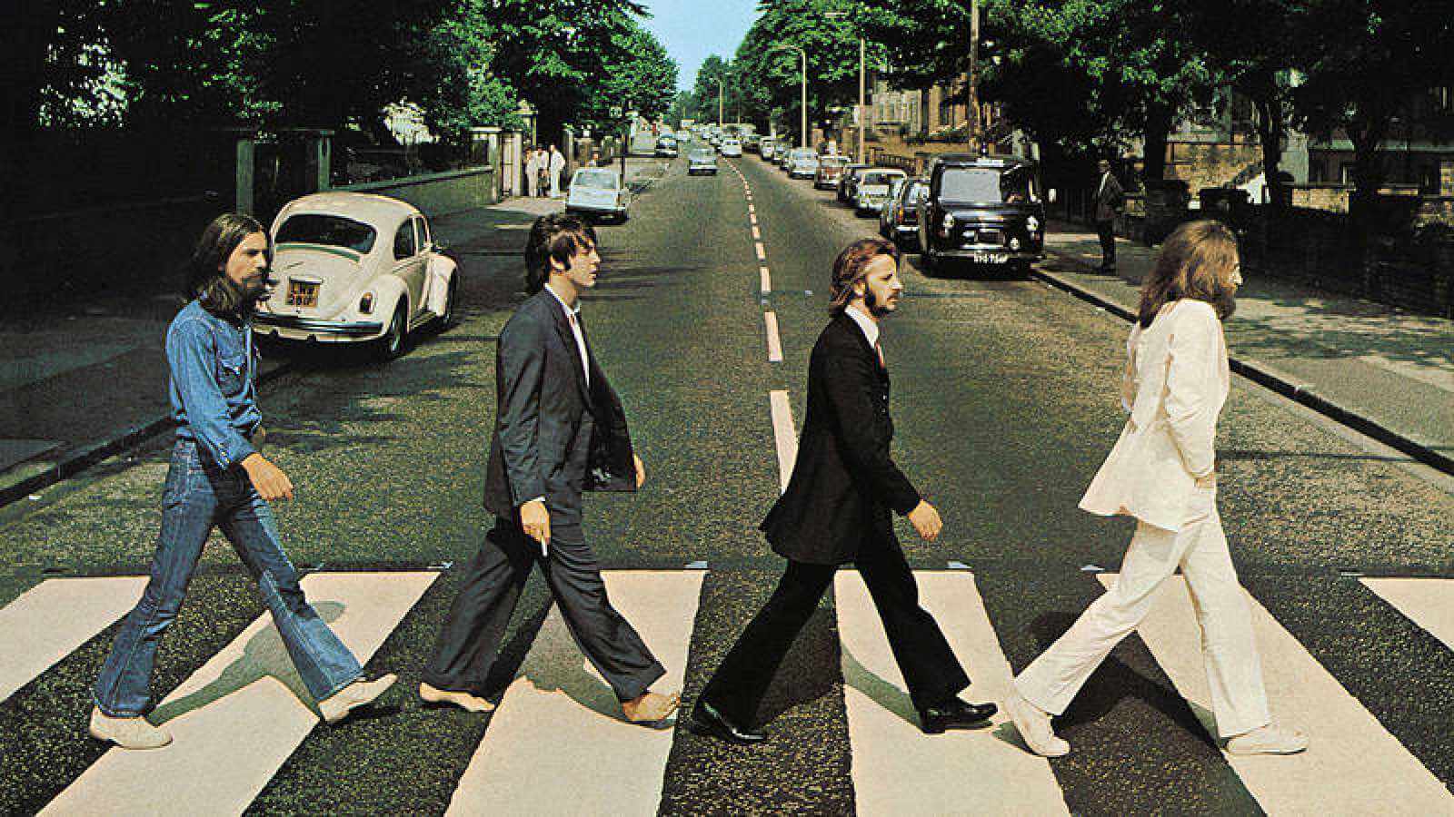 Los beatles cruzando un paso de cebra