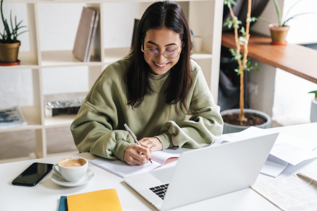 Girl with the computer looking for information