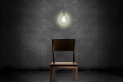 La técnica de la silla vacía para construir la autocompasión