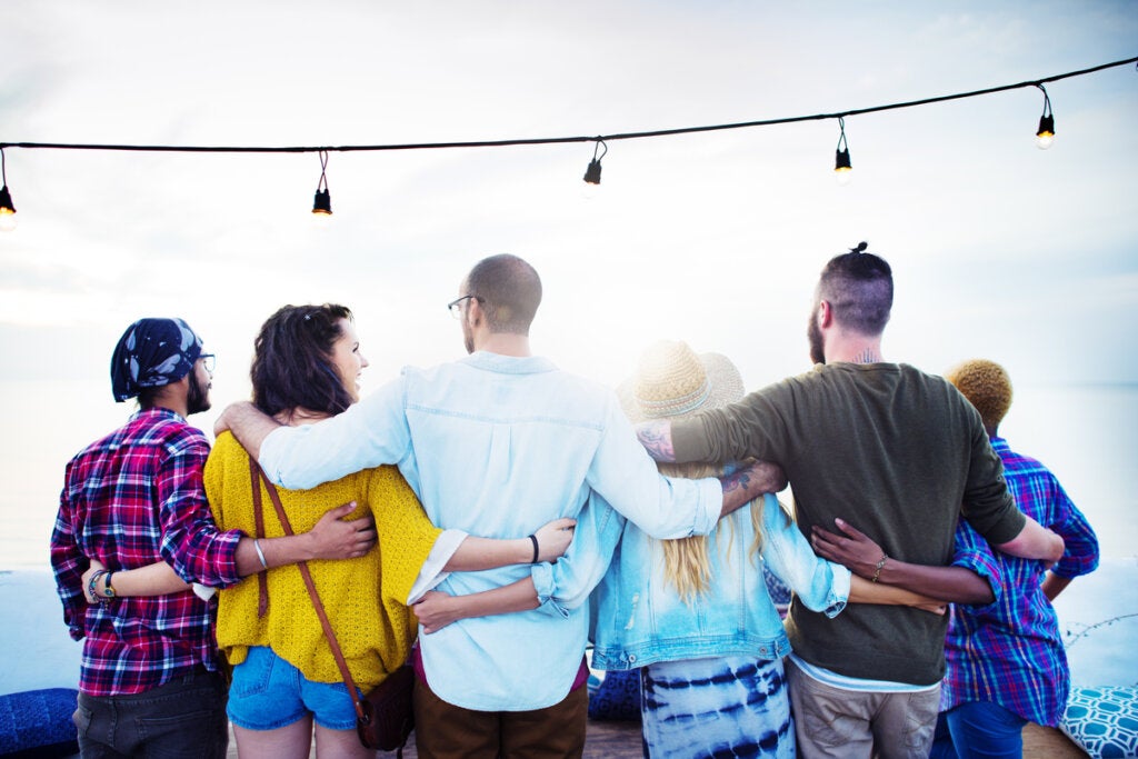 Social Convoy Model: Freundschaften fördern unser psychisches Wohlbefinden