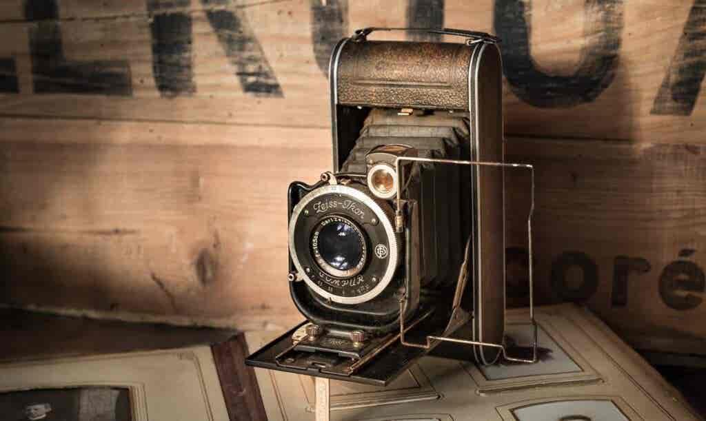 cámara antigua para representar la carta de amor que Frida Kahlo envió 
