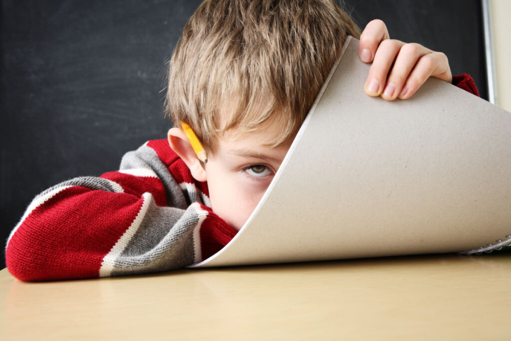 enfant avec déficit de l'attention