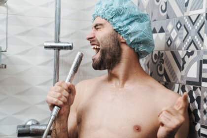 ¿Por qué nos gusta cantar en la ducha?