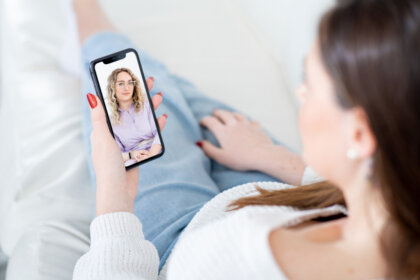 Psicoterapia a través del móvil: riesgos y beneficios