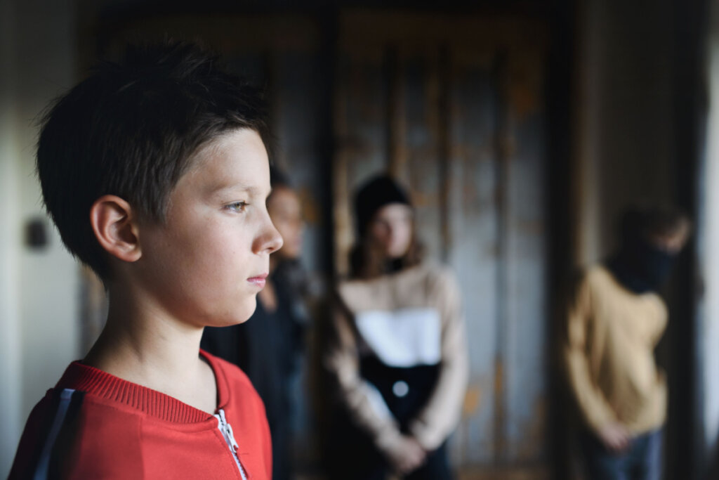 adolescents regardant