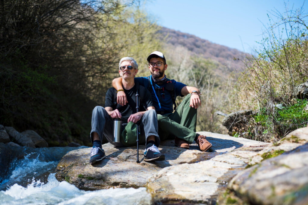 Randonnée père et fils adulte