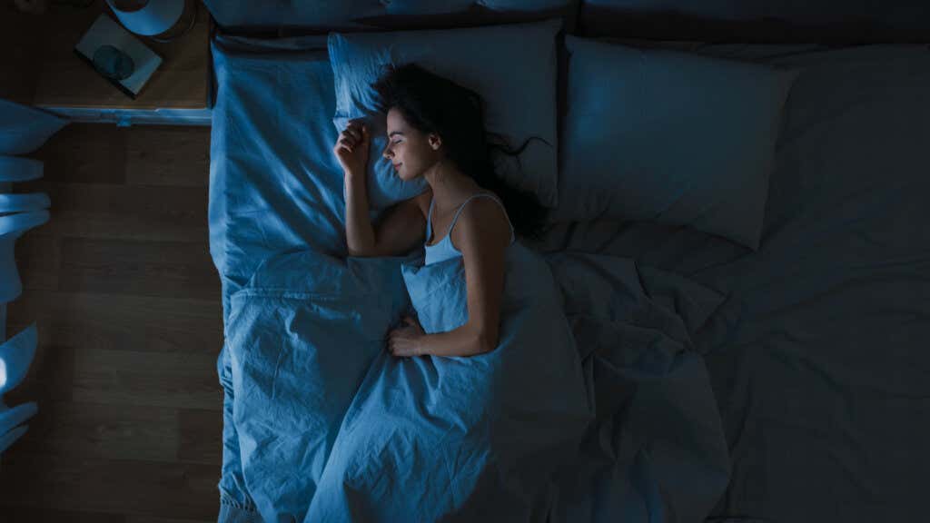 Na higiene do sono é necessário estabelecer uma rotina para dormir e acordar