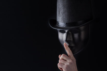 La regla del silencio incómodo, un arma eficaz