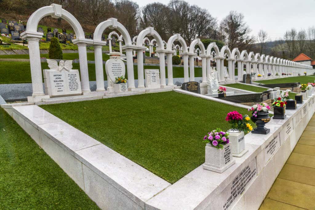Cmentarz Aberfan, tragedia, która doprowadziła do otwarcia Brytyjskiego Biura Przeczuć