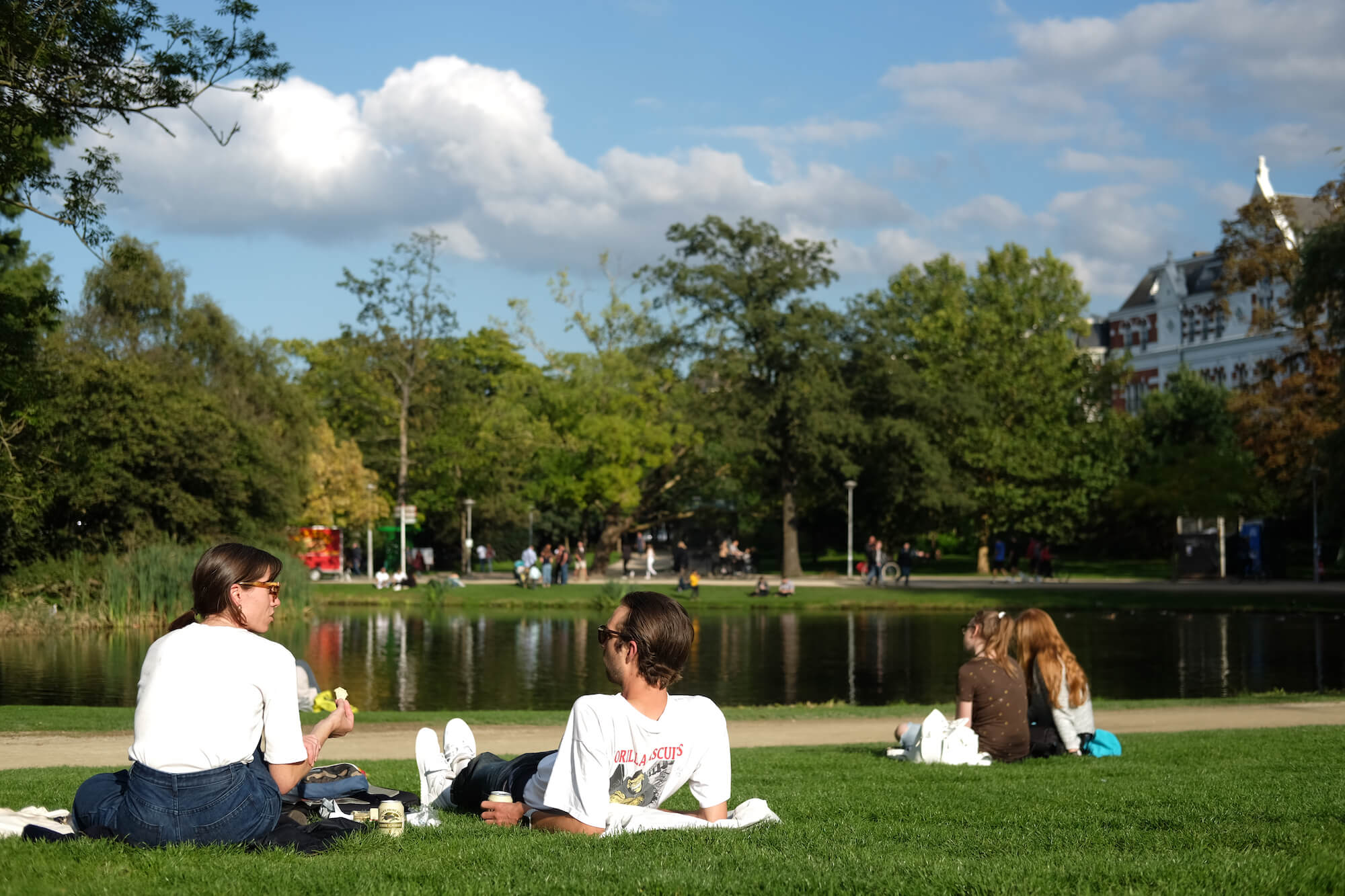 El «tercer lugar»: la importancia de los espacios compartidos en la sociedad