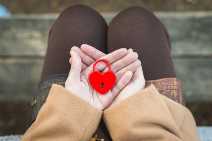 6 señales de que eres demiromántico