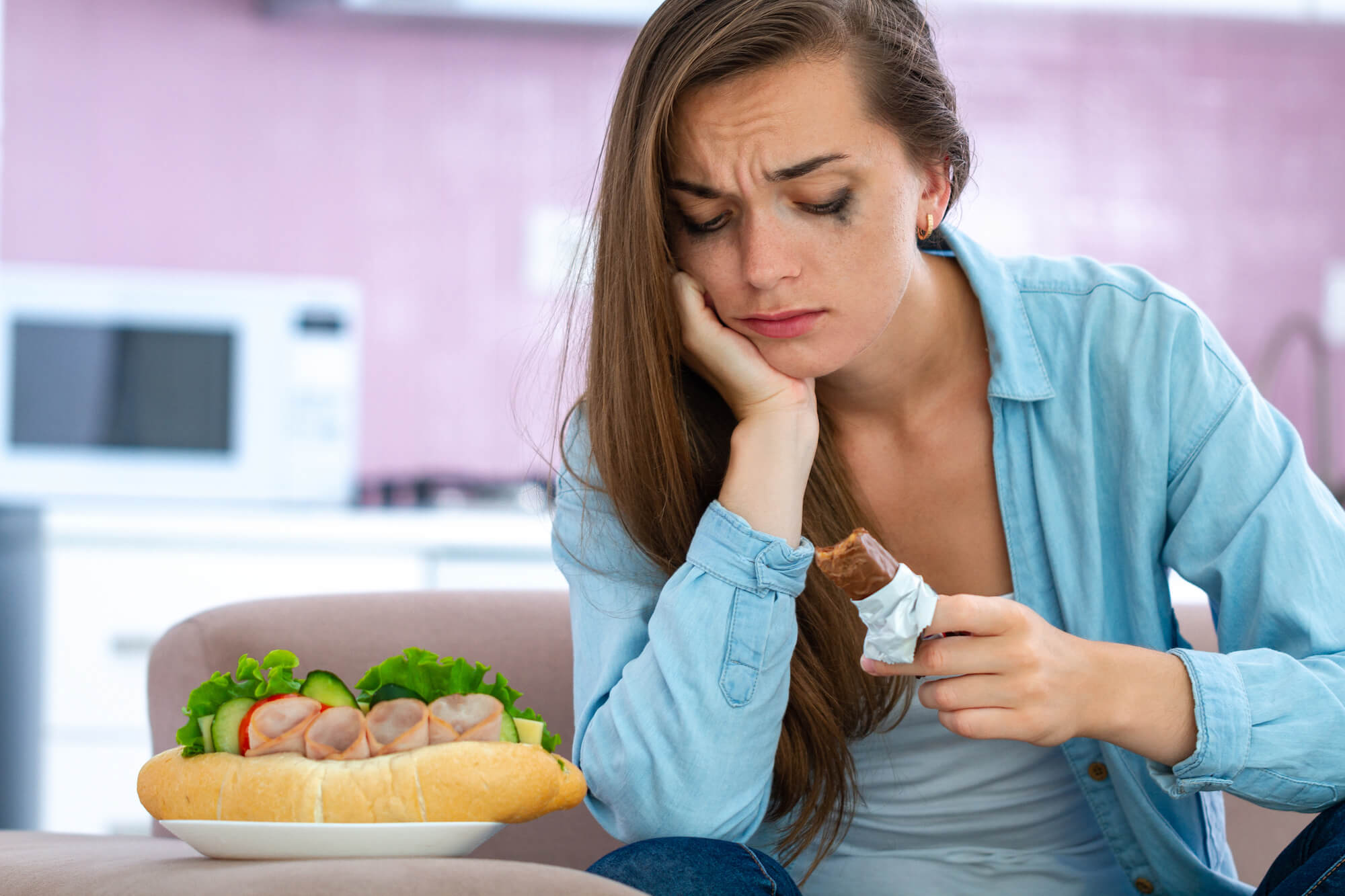 ¿qué Es Y Cómo Diferenciar El Hambre Emocional Muybuenases 