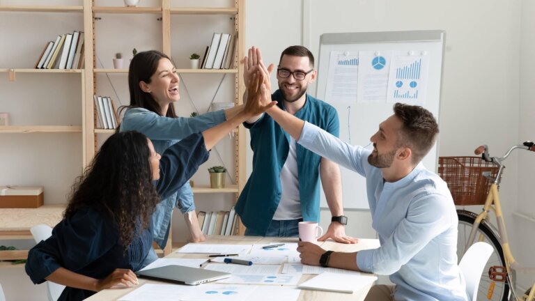 ¿Cómo influyen las emociones en la productividad laboral?