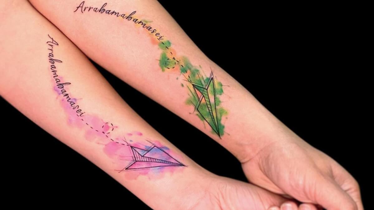 Tatuajes de aviones de papel