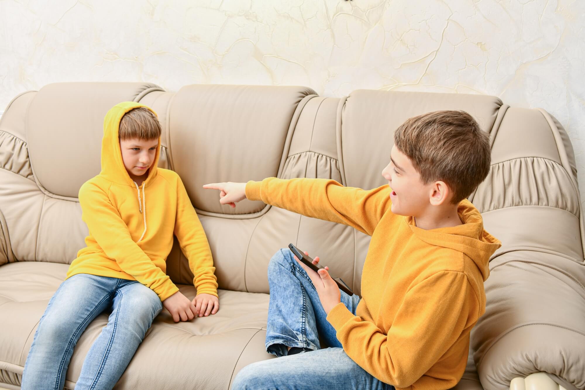 «Bullying» entre hermanos: todo lo que necesitas saber