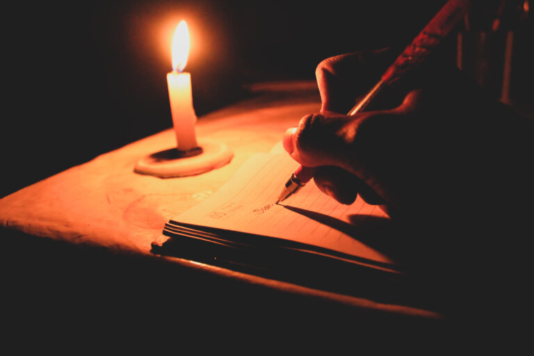 Las 84 mejores frases de Ana Frank