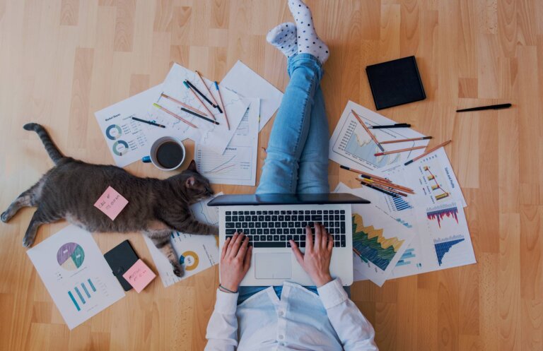 Cómo cuidar tu salud mental cuando trabajas en casa