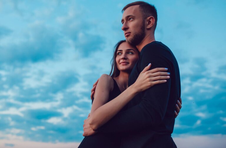 Los retos emocionales de migrar por amor