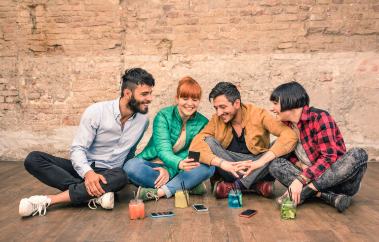 «¿Qué es más probable?» 202 preguntas para jugar con amigos