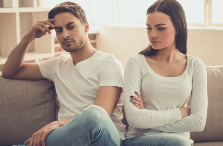 «Negging»: cuando los halagos negativos se usan para ligar