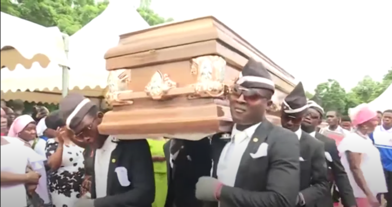 Saludos, bodas y otras costumbres: las 18 tradiciones sociales más peculiares del mundo