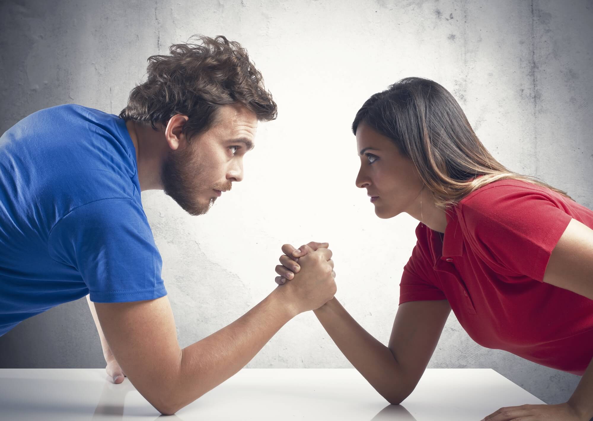 Общение после. Соперничество мужчины и женщины. Женщины против мужчин. Конфликты в семье. Спор между мужчиной и женщиной.