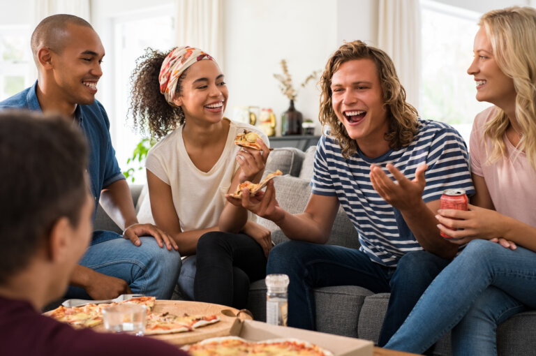 400 preguntas para jugar «Yo nunca» con tus amigos y pareja