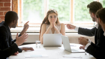 «Todos me critican»: por qué me siento así y qué hacer