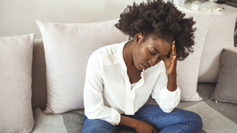 Estrés emocional: qué es, síntomas y cómo combatirlo