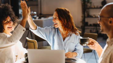 ¿Cómo nos influyen los casos de éxito? El sesgo de supervivencia en la psicología