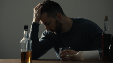 La relación entre la depresión y el alcoholismo