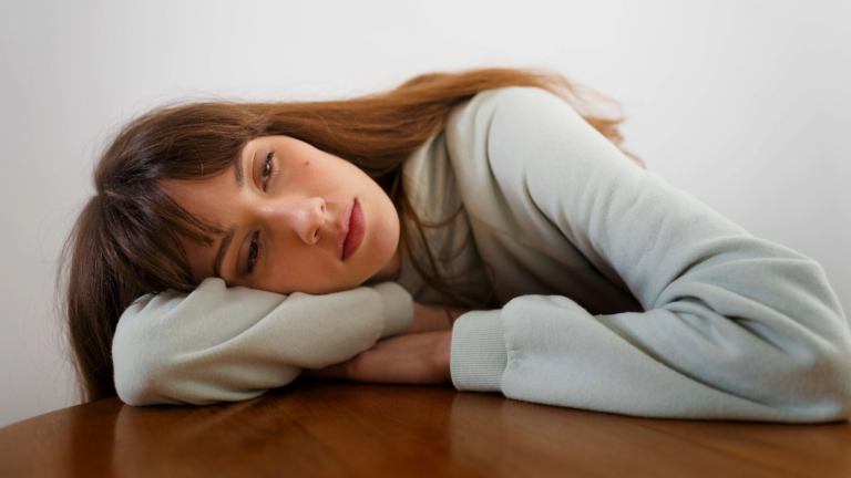 «Quiero ser feliz y no puedo»: por qué ocurre y qué puedes hacer