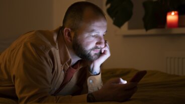 Conoce el «mindful screen time» para reducir tu tiempo en las pantallas