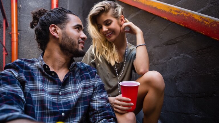 Cuáles son las señales para saber si le gustas a una chica