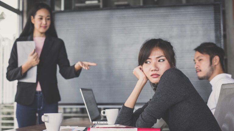 Cómo desenmascarar a un compañero de trabajo
