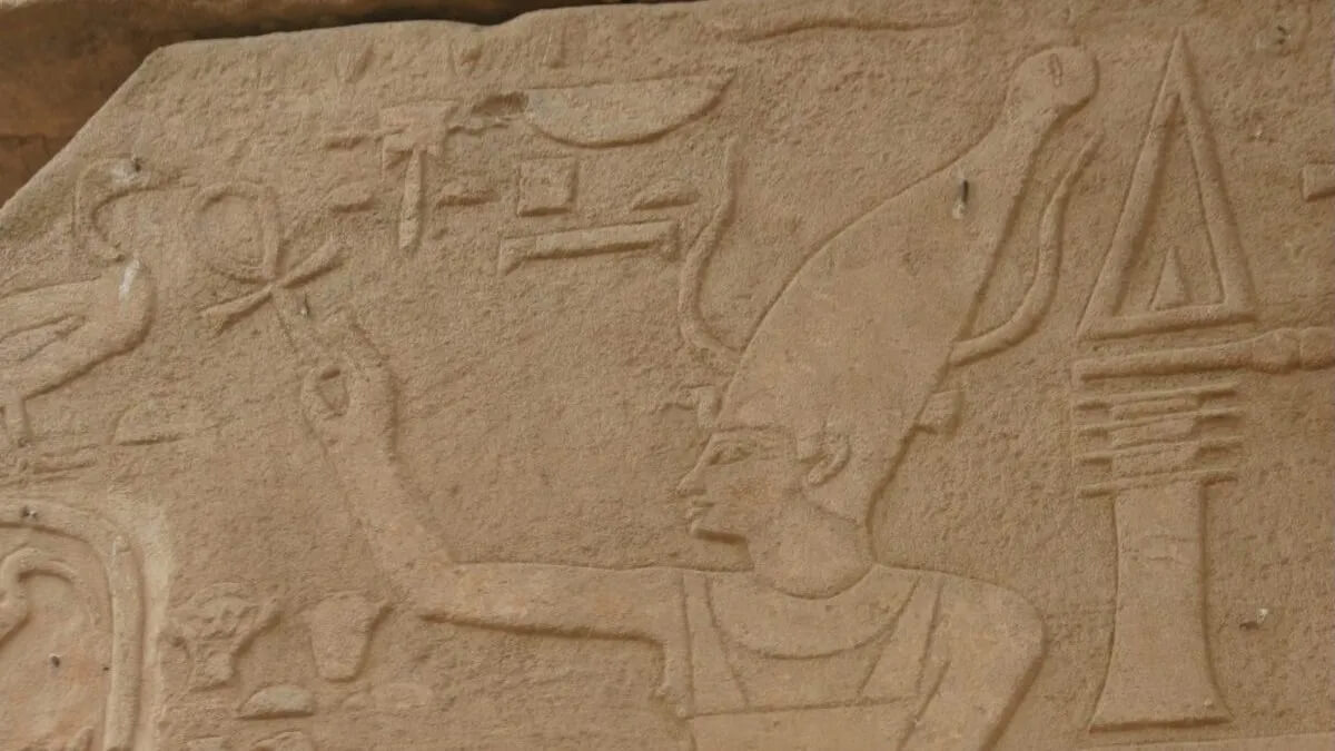 Relief der Göttin Satet.