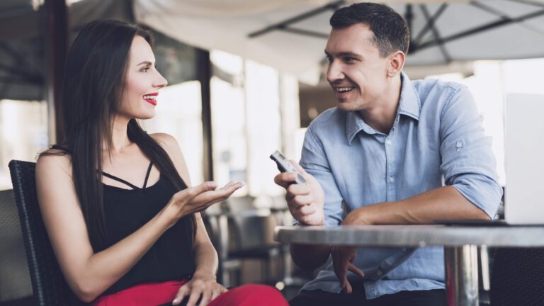 Los mejores temas de conversación para atreverte a hablar con tu «crush»