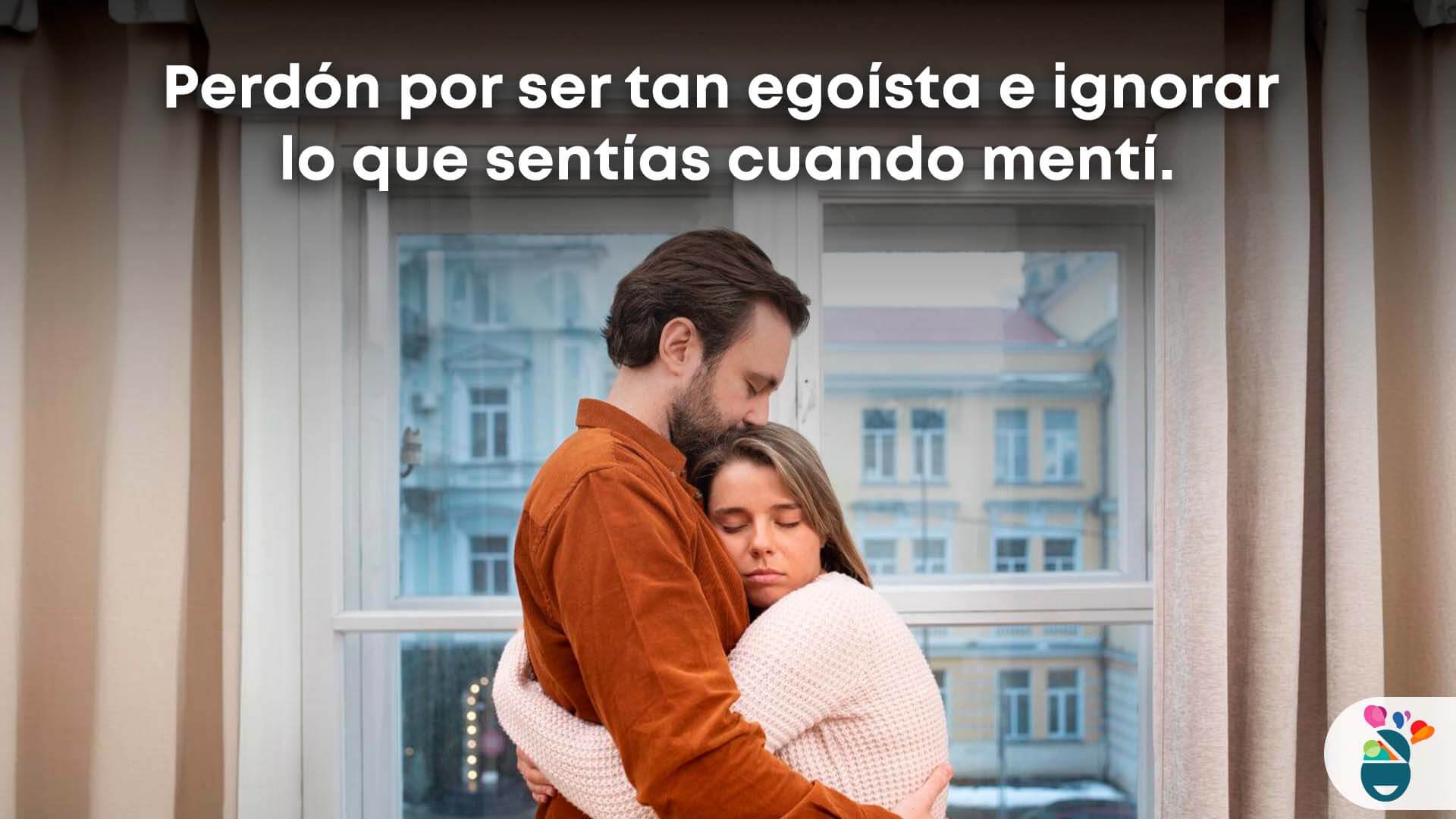 Pareja se abraza pidiendo perdón